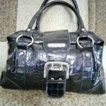 Продаю сумку женскую б/у чёрного цвета, в Екатеринбурге