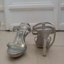 Серебряные босоножки, каблуки со стразами р 36, в Москве