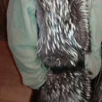 Продаю кожанную без рукавку. Воротник 2 чёрных лиса, в г.Бишкек