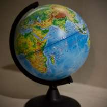 Глобус, в Москве