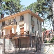 Продам дом в коттеджном посёлке, в Ялте