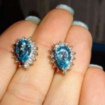Классные серьги - гвоздики золото бриллиант топаз, в Калининграде