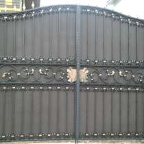 Ворота с элементами художественой ковки, в Нижнем Новгороде