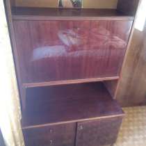 Секретер в нормальном состоянии отдам бесплатно самовывоз, в Калининграде