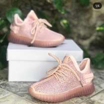 Кроссовки, в г.Киев