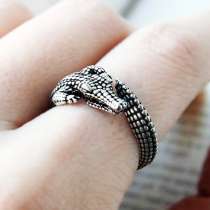 Кольцо "Влюбленный крокодил", в Санкт-Петербурге