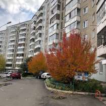 Меняю 2-х., комн Словцова 54 кв. м, 1/9 на авто, в Красноярске