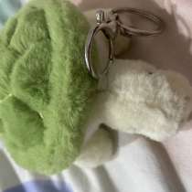 Мягкий брелок черепашка пищит б/у, в Тюмени