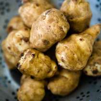 Топинамбур, земляная груша, свежевыкопанный, в г.Шымкент