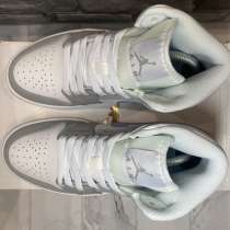 Air Jordan 1 MID ice blue, в Москве