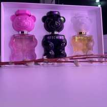 Духи Moschino, в Москве