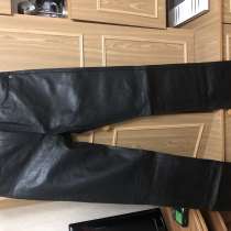 Продаются кожаные брюки 44-46р мужские, в Зернограде