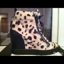 Сникерсы новые Giuseppe Zanotti Италия 39 на танкетке осень, в Москве