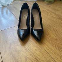 Туфли лодочки черные лаковые 38р, в Москве