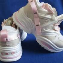 Новые кроссовки, в Москве