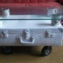 Кофейный стол из винтажного чемодана, в Москве