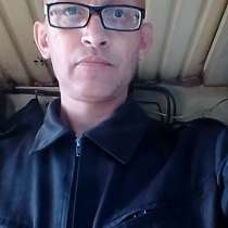 Олег, 46 лет, хочет познакомиться – Познакомлюсь с женщиной,не полной от 35 до 45 лет а там посм, в Кирове