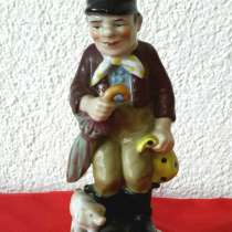 Fasold & Stauch.Старая фигура.Мужчина с зонтиком и поросенко, в г.Ратенов