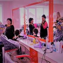 Продаю парикмахерскую с постоянными клиентами, в Краснодаре