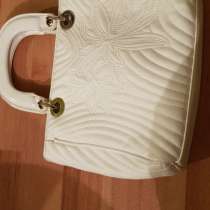 Белая кожаная сумка, в Екатеринбурге