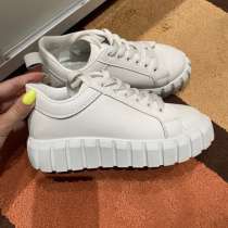 Кроссовки женские, в Москве