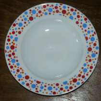 Куплю набор тарелок (дорог, как память), в Москве