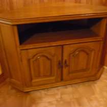 Тумбу под телевизор массив дума, в Набережных Челнах