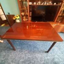 Продам стол для гостинной полированный, в Красноярске