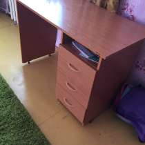 Стол для школьника на ножках, в Красноярске