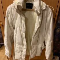 Продам пуховик размер xs 4000, в Санкт-Петербурге