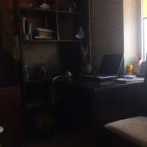 Прдаю комод и письменный стол, в Волгограде