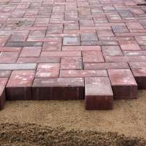 Устройство покрытия из тротуарной и декоративной плитки, в Великом Новгороде