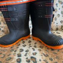 Продаю сапоги BAFFIN, в Омске