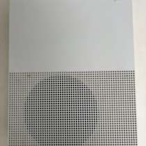 Xbox One s-в отличном состоянии, в Геленджике