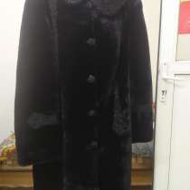 Мутоновая шуба со вставками из каракуля, в Томске