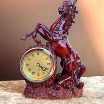 Новые интерьерные настольные часы «Лошадь», в Екатеринбурге