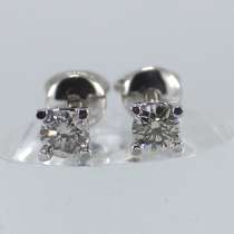 Золотые пусеты с желто-зелёными бриллиантами, Ф 3.6 мм, в Москве