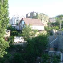 Дом в центре. Ялте с садом, продам, меняю, в Ялте