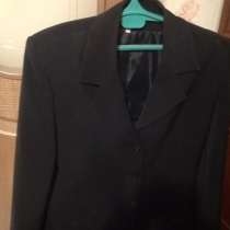 Женский пиджак шелковый- 48 р, в г.Семей