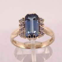 Кольцо с Танзанитом изумрудной огранки и 8 бриллиантов, в Москве