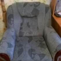 Кресло мягкое-2 шт. 500р.-1 шт. Норм. состояние,не продавлен, в Перми