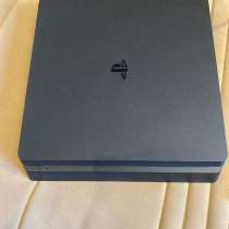 PS4 + 4 игры, в Москве