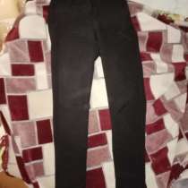 Штаны чёрные, брала в остине, в Великом Новгороде