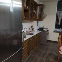 Продается 3 комнатная квартира с паркингом, в г.Бишкек