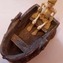 Череп в лодке, в Москве