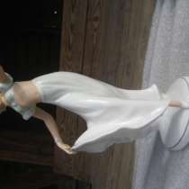 Фарфоровую статуэтку-Танцовщица-,Германия,1950-е гг.,ШауБах, в Москве