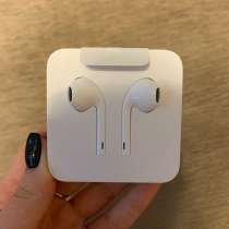 Наушники EarPods с разъемом Lighting, в Екатеринбурге