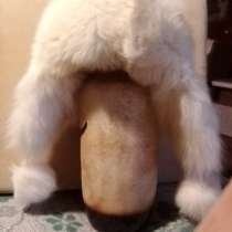 Женская шапка-ушанка белого цвета, в г.Енакиево