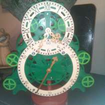 Уникальные часы-елка ходят и мигают создают предновогоднее н, в Звенигороде
