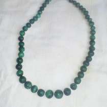 Продаю бусы из натурального малахита, в Москве